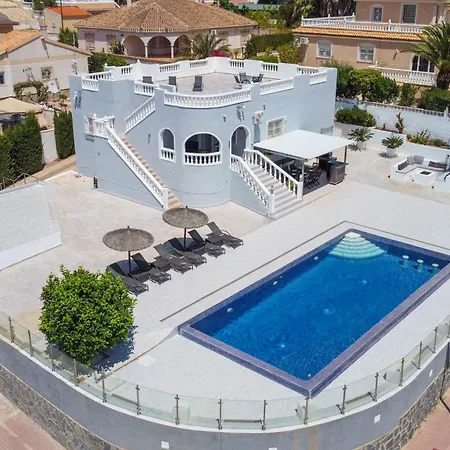 Villa Sr85 Spacious In La Escuera With Private Pool *