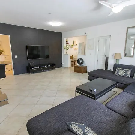 Villa Sr85 Spacious In La Escuera With Private Pool